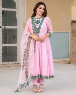 Regal Rani Pink Resham Anarkali Set - Image 5