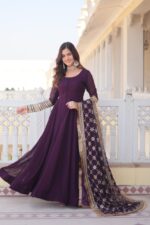 Regal Midnight Blue Zari Dupatta Set - Image 3
