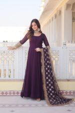 Regal Midnight Blue Zari Dupatta Set - Image 2